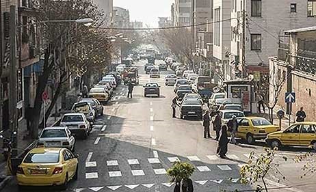 برهنگی زن جوان در خیابان پیروزی تهران