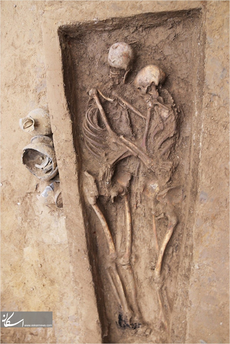 کشف اسکلت عشاق ۱۵۰۰ ساله در گورستان چینی‌ها +عکس