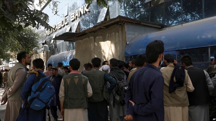 اعتراض صد‌ها کارمند دولتی به عدم پرداخت حقوق در افغانستان