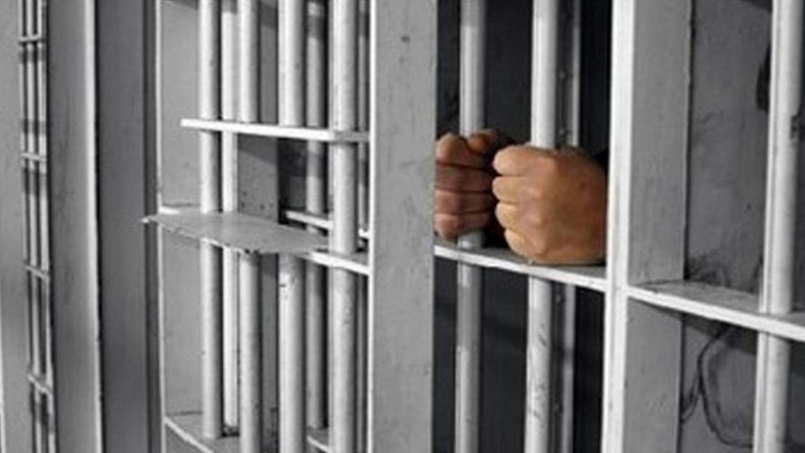 آزادی زندانی در اردبیل توسط علی دایی