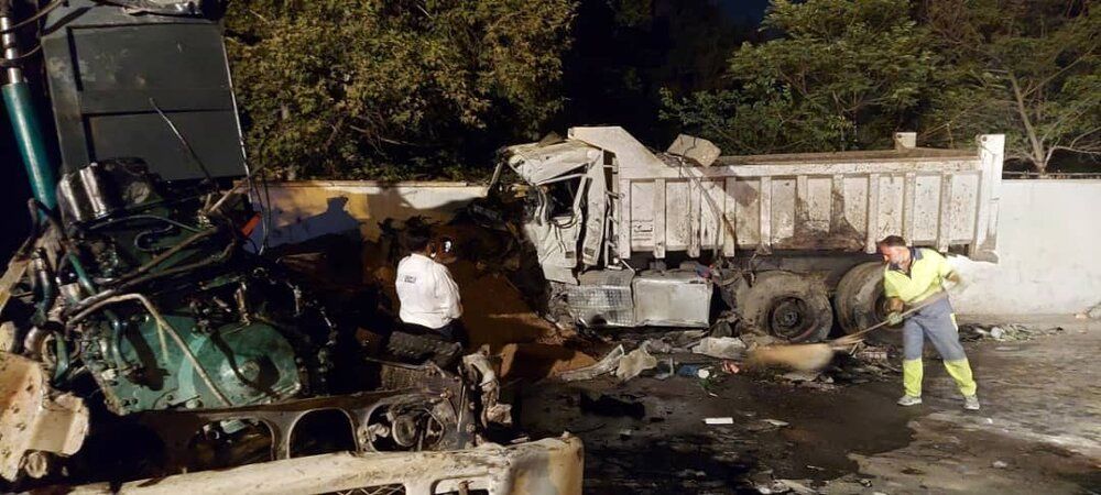 تصاویری از تصادف مرگبار دو کامیون در ولنجک تهران