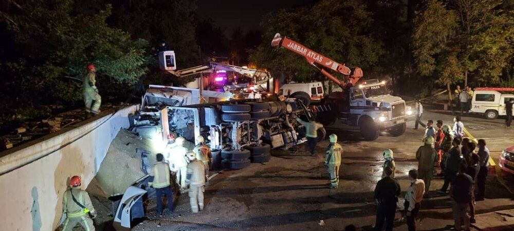 تصاویری از تصادف مرگبار دو کامیون 