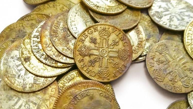 فروش ۱ میلیون یورویی سکه‌های طلایی که سنگ‌تراشان فرانسوی پیدا کردند