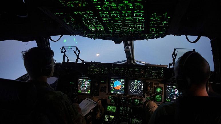 آمریکا خلبانان گریخته از افغانستان را از تاجیکستان به کشور ثالث منتقل کرد