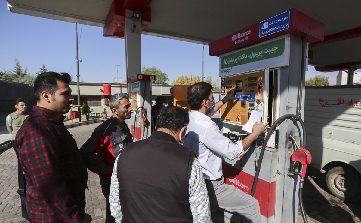 فعالیت پمپ بنزین‌ها در ایران در آستانه دومین سالگرد آبان ۹۸ مختل شد