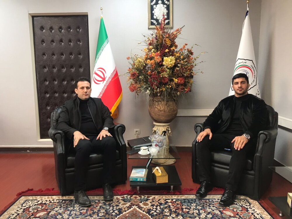 آرش آقایی ملی پوش پناهنده شده به ایران برگشت