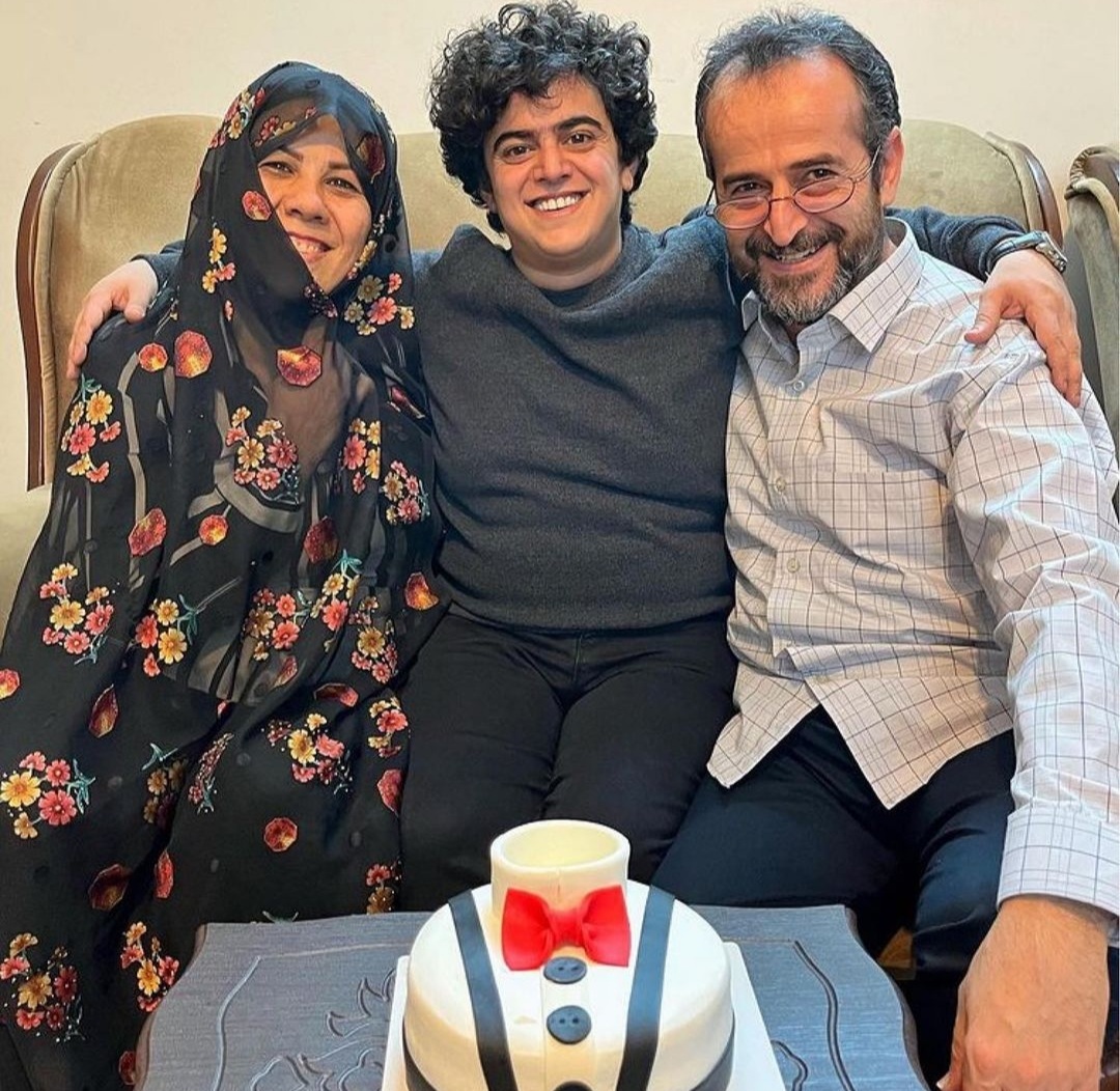 تولد امیر محمد دستیار عمو پورنگ کنار پدر و مادرش