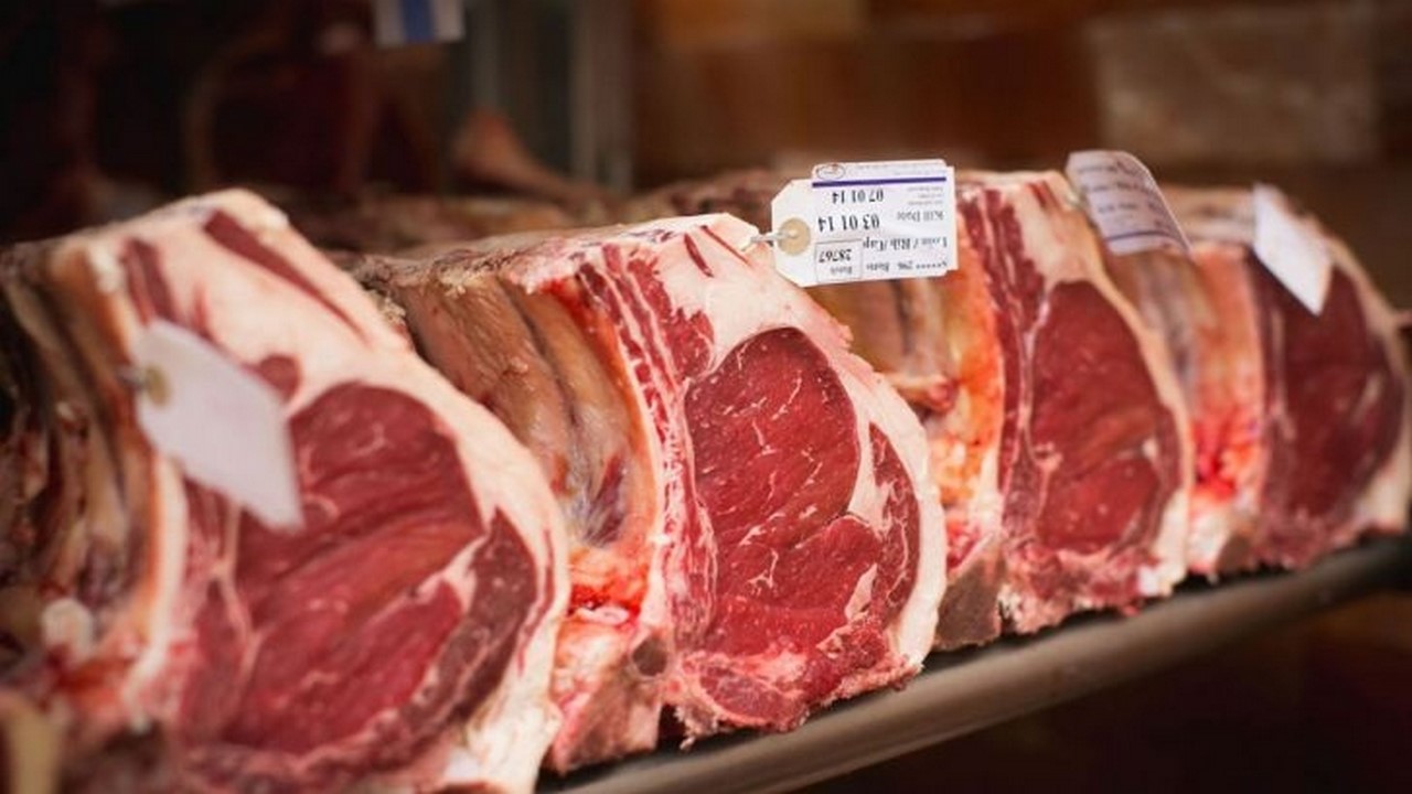 کاهش قیمت گوشت قرمز/ تقاضا برای گوشت منجمد افزایش یافت