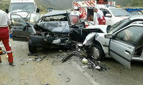 ۵ مصدوم در تصادف دو خودرو در مرودشت