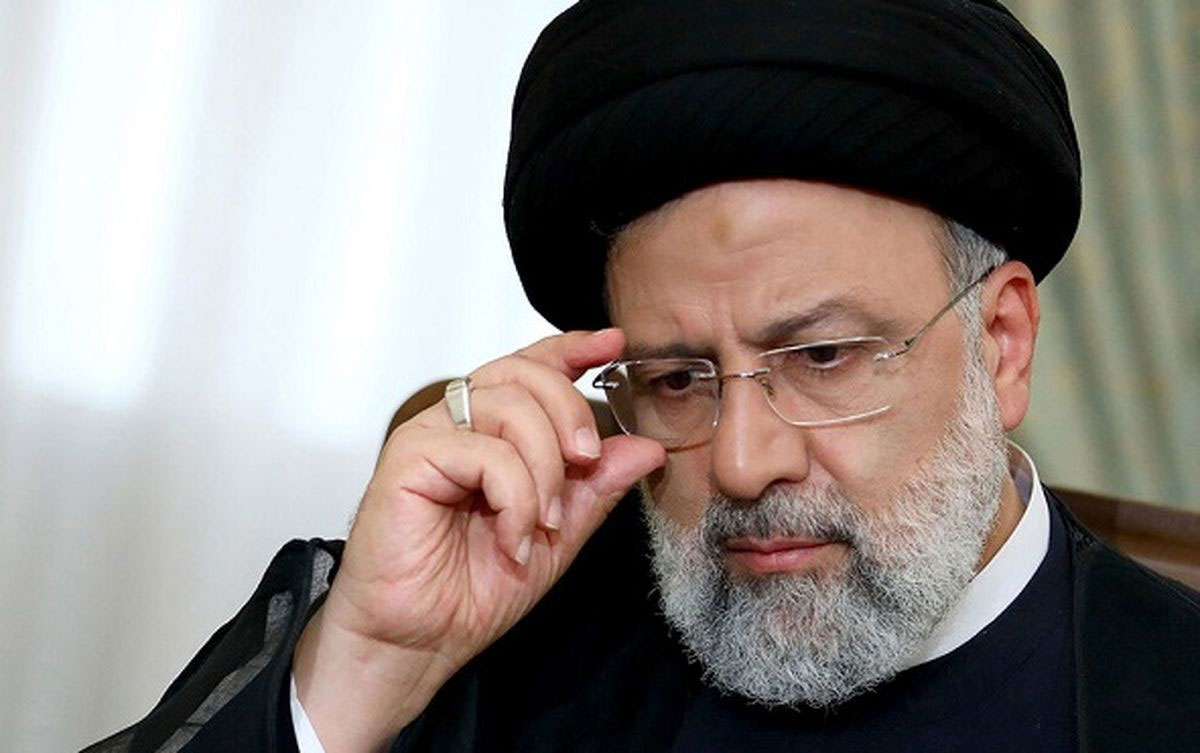 عکس/ پوستر هیئت مذهبی علیه رئیسی