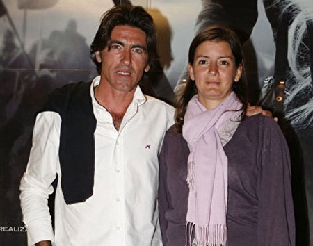 عکس/ ریکاردو ساپینتو سرمربی استقلال در کنار خانواده‌اش