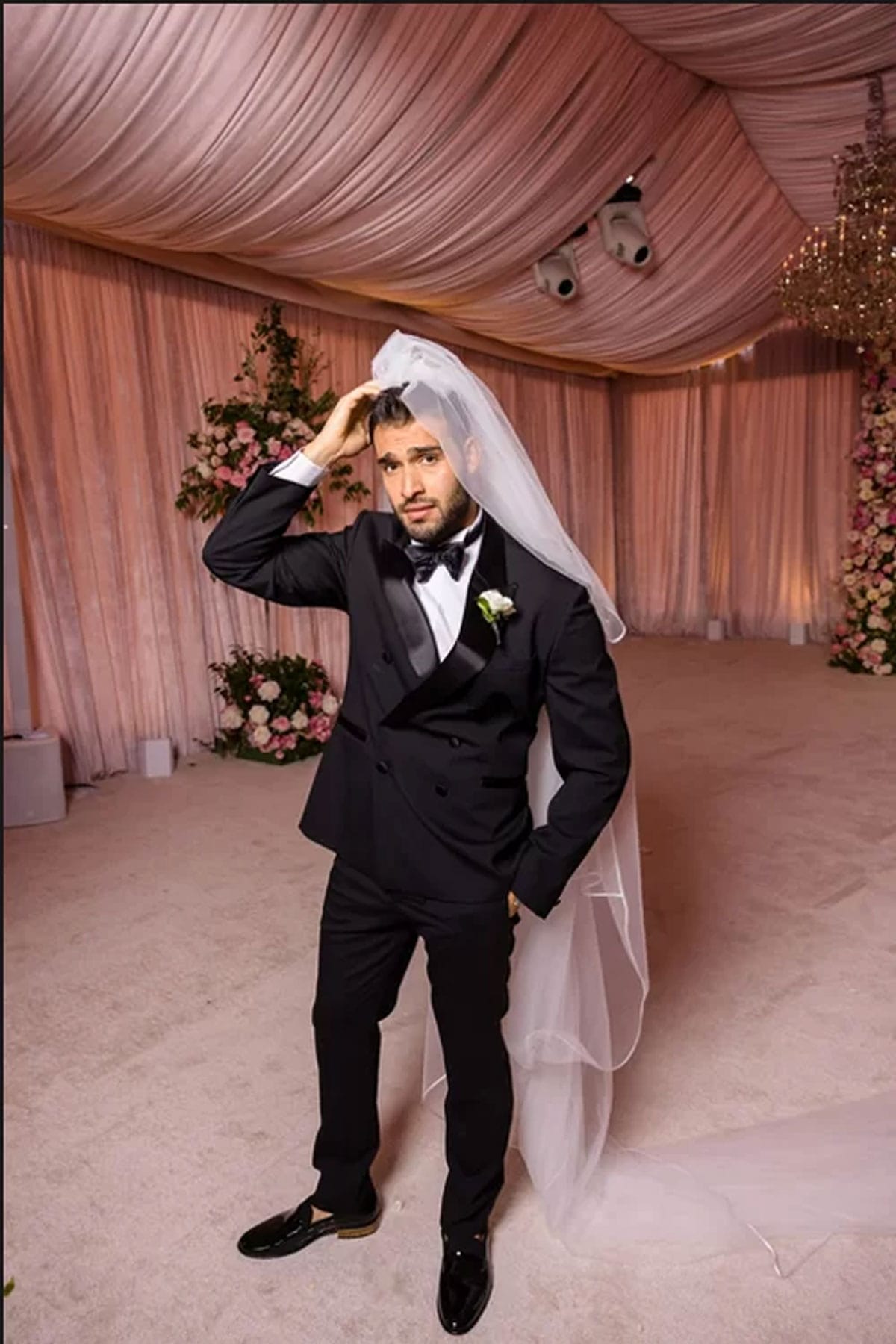 عکس خاص سام اصغری در روز عروسی‌اش