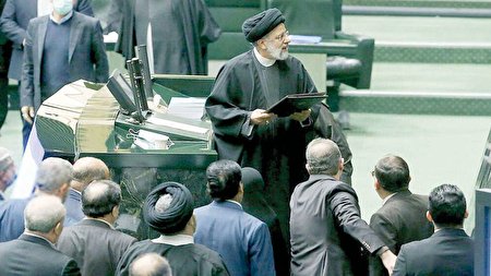 بودجه ۱۴۰۲ سفره‌های ایرانیان را کوچک‌تر می‌کند/ دولت عملا تحریم‌ها را به سفره مردم متصل کرده است/ بودجه ۱۴۰۲ به فقر بیشتر منجر می‌شود
