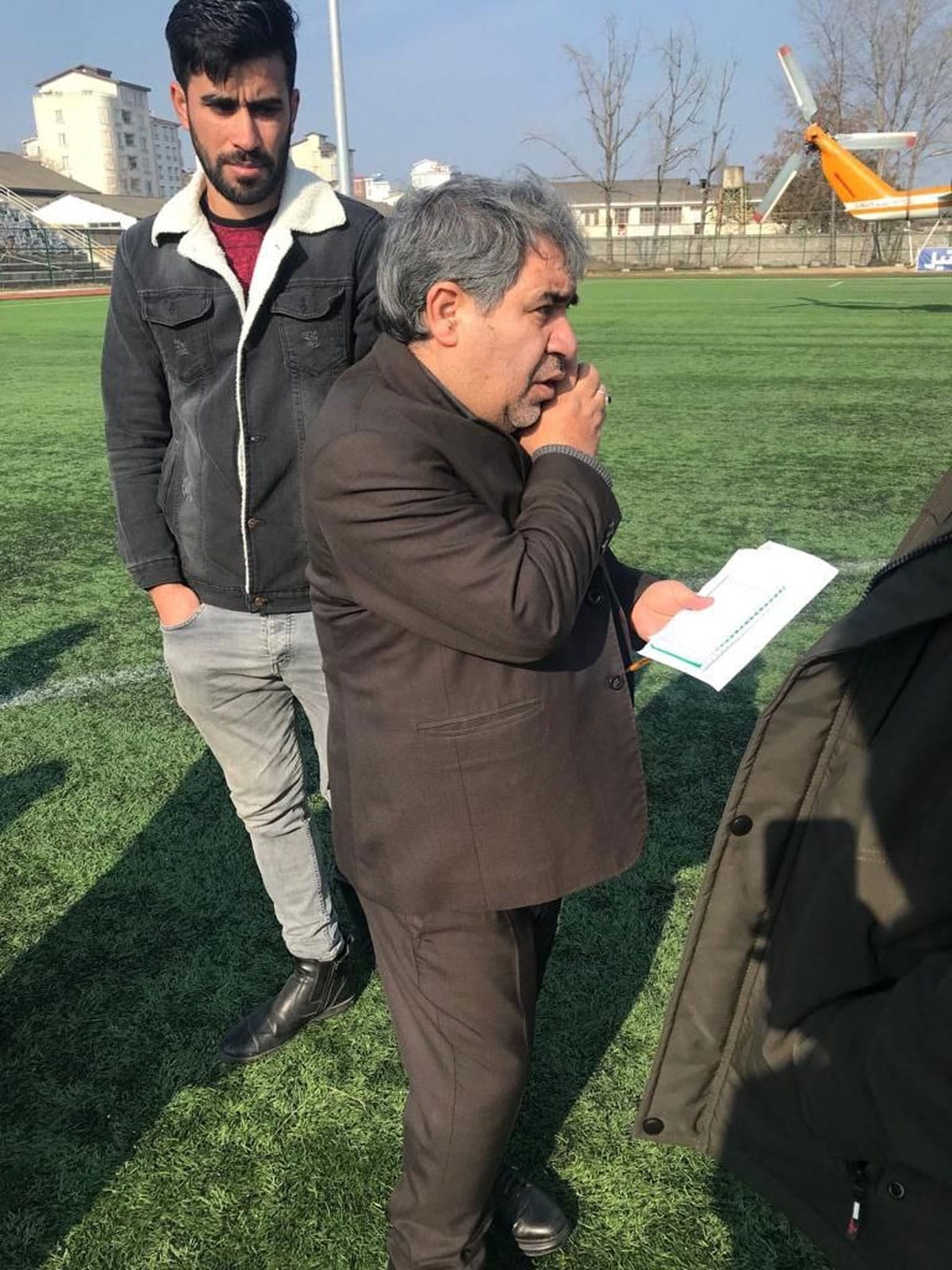 فرود هلی‌کوپتر مشاور پوتین در زمین فوتبال ایران