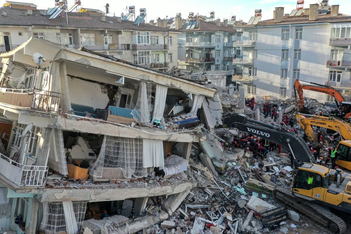 محمدرضا میراحمدی زیر آوار زلزله ترکیه