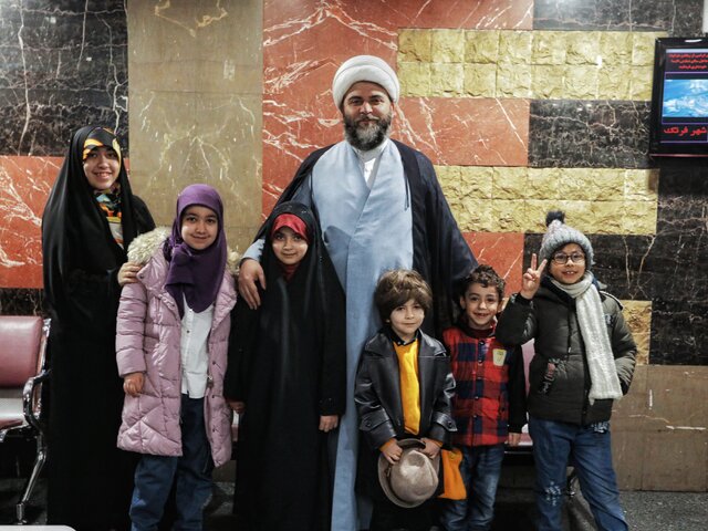 محمد قمی با فرزندانش