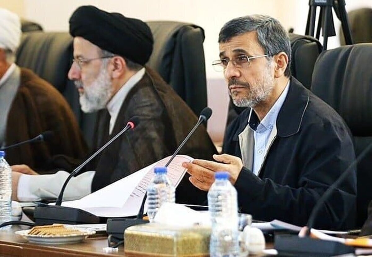 رئیسی جا پای احمدی‌نژاد گذاشت