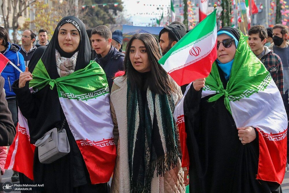استقبال از حضور افراد کم حجاب در راهپیمایی۲۲ بهمن