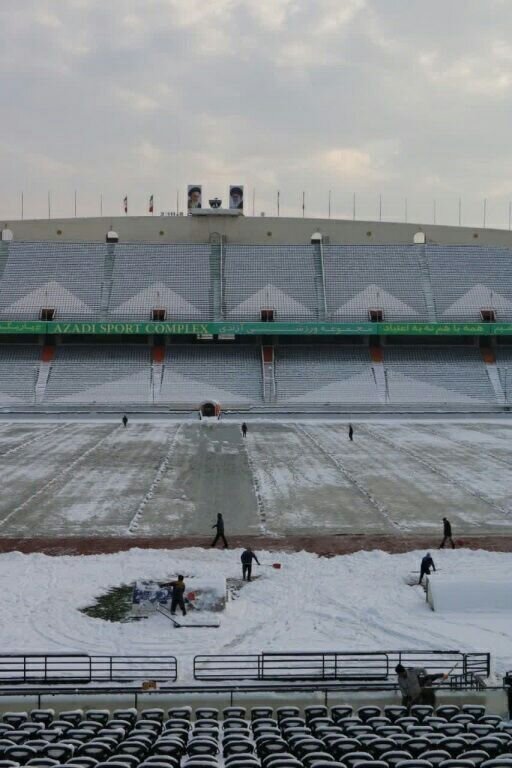 استادیوم آزادی زیر برف