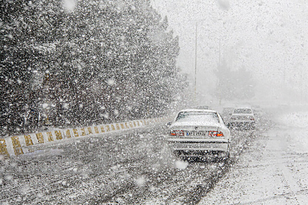 بارش شبانه‌روزی برف در تهران