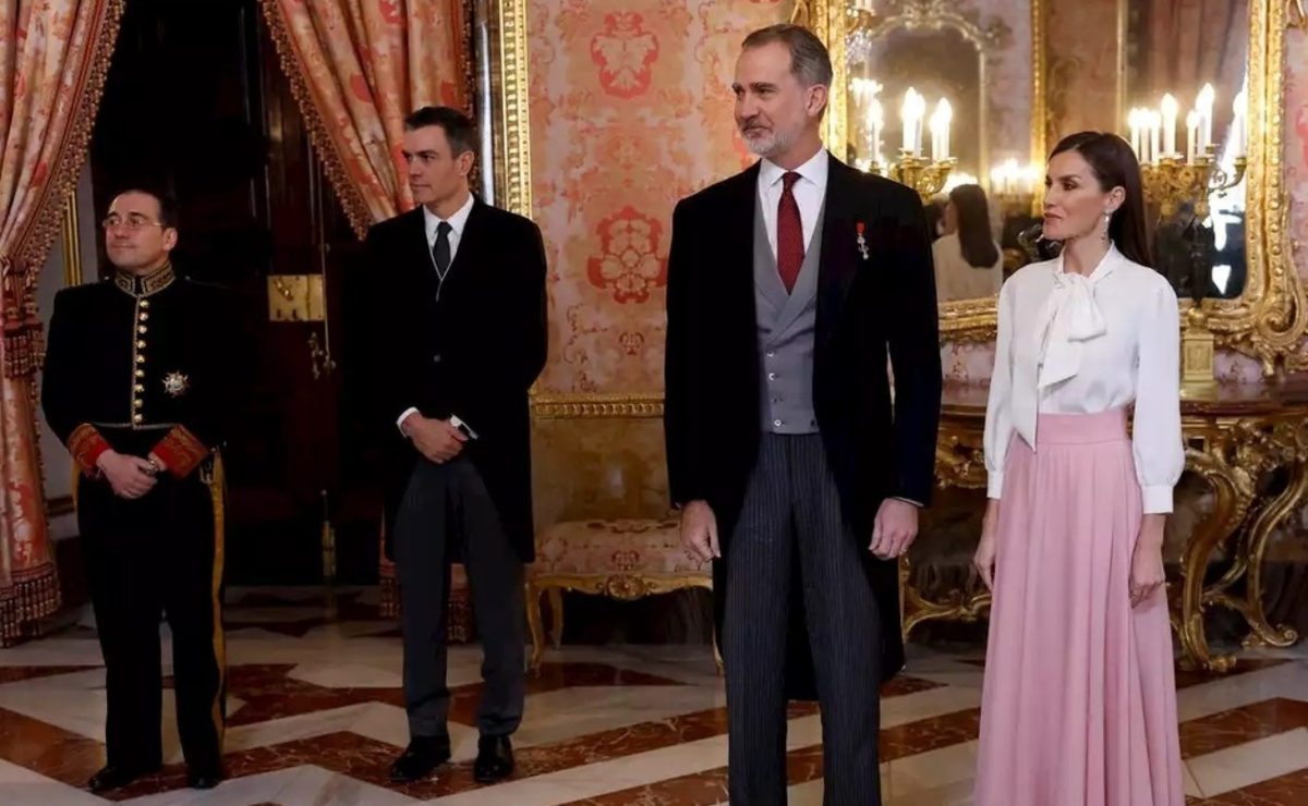 فیلم/ سفیر ایران به ملکه اسپانیا دست نداد