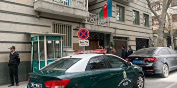 فیلم/ خروج دیپلمات‌های سفارت آذربایجان از ایران؟
