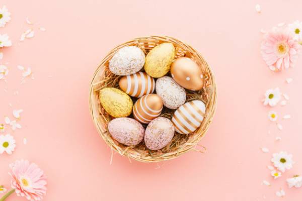 رنگ کردن تخم مرغ با رنگ خوراکی و طبیعی