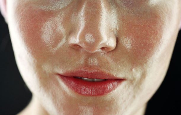 عوامل اصلی چرب شدن پوست
