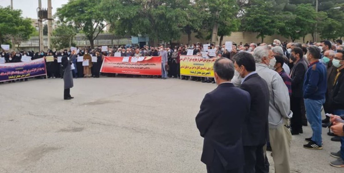 تجمع اعتراضی معلمان و بازداشت آن‌ها