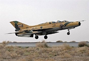فیلم/ ‌سقوط هواپیمای جنگنده F ۱۴ در اصفهان