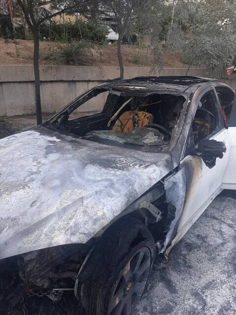 تصاویر آتش گرفتن خودروی بنز در بزرگراه امام علی