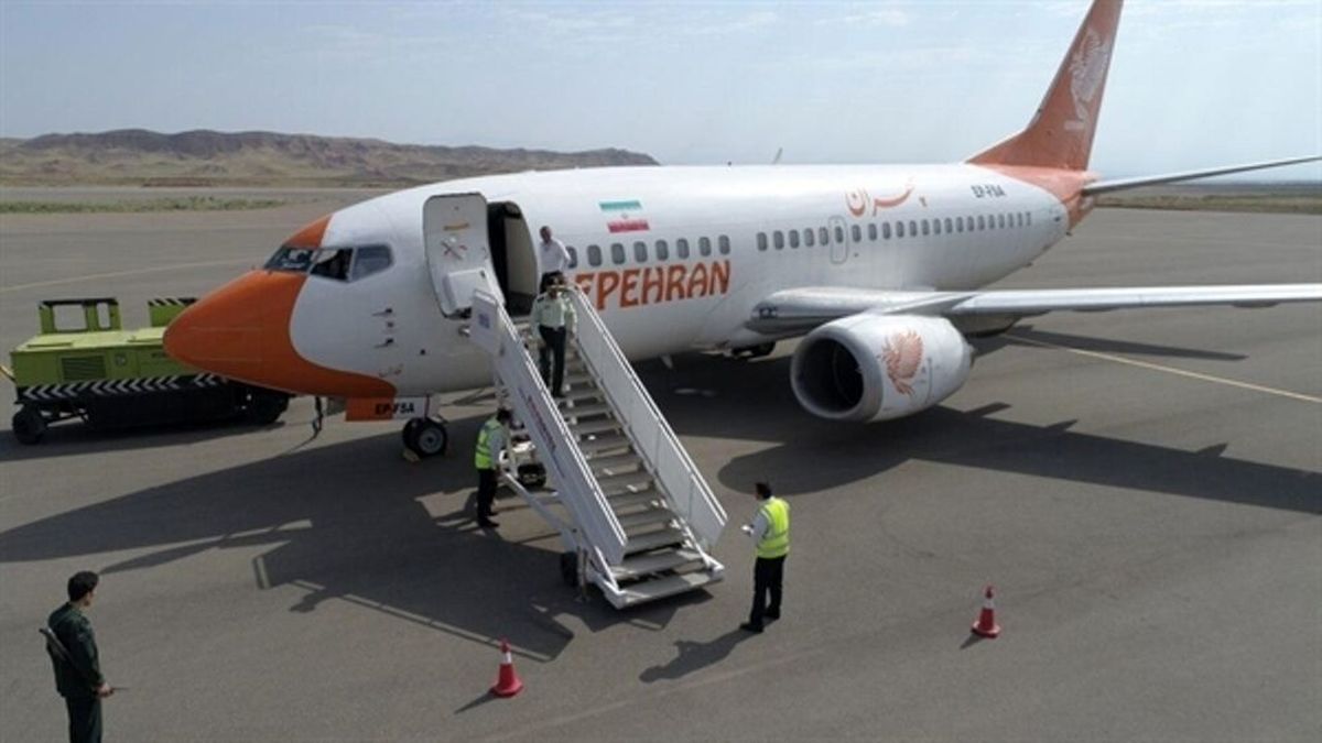 لاستیک هواپیما در فرودگاه مشهد ترکید