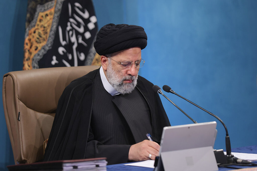 واکنش تلویحی رئیس جمهور به بیانیه عجیب میرحسین موسوی