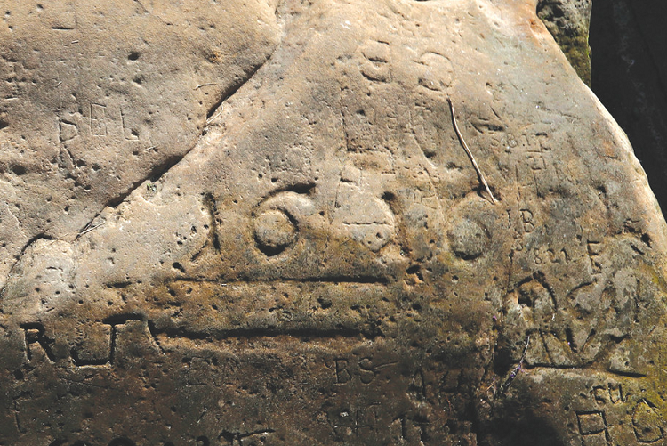 سنگ نوشته ۴۰۰ ساله
