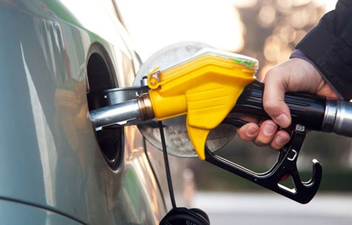 کاهش سهمیه ماهیانه بنزین