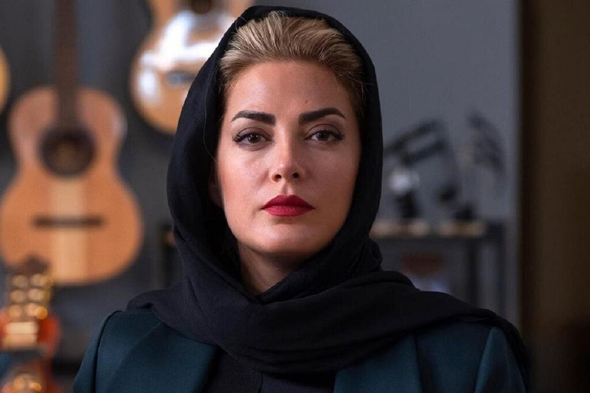 طناز طباطبایی