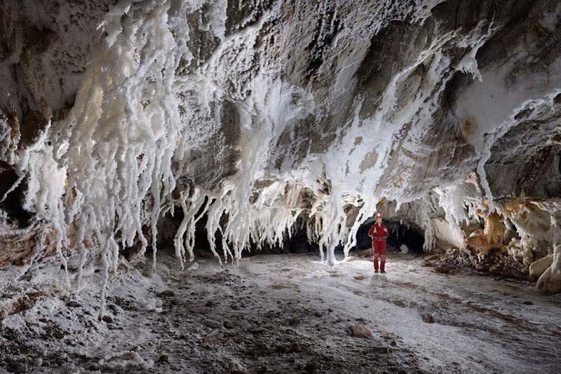 ثبت ژئوسایت غار نمکدان قشم در بین ۱۰۰ سایت برتر زمین شناسی جهان