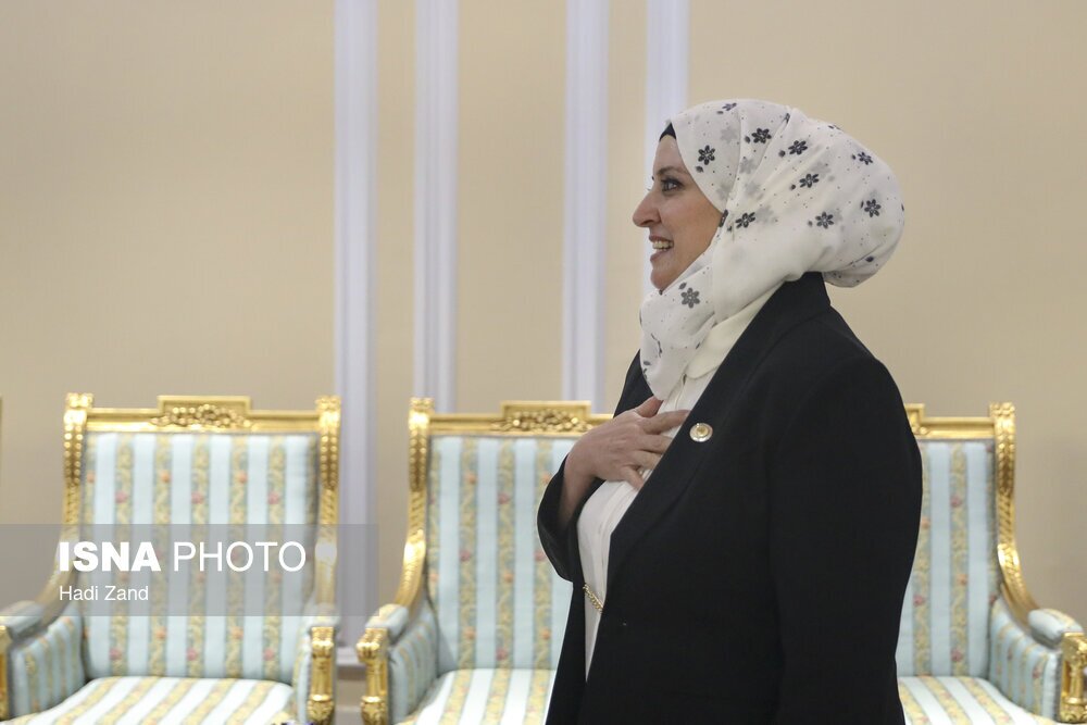تصاویر حجاب هیفا جمعه در دیدار با قالیباف