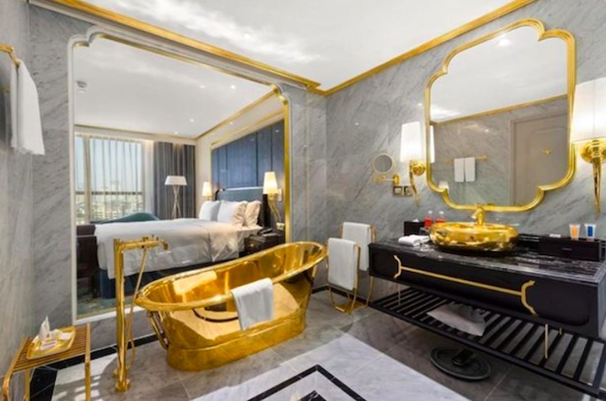 هتل با اثاثیه‌ای از طلای