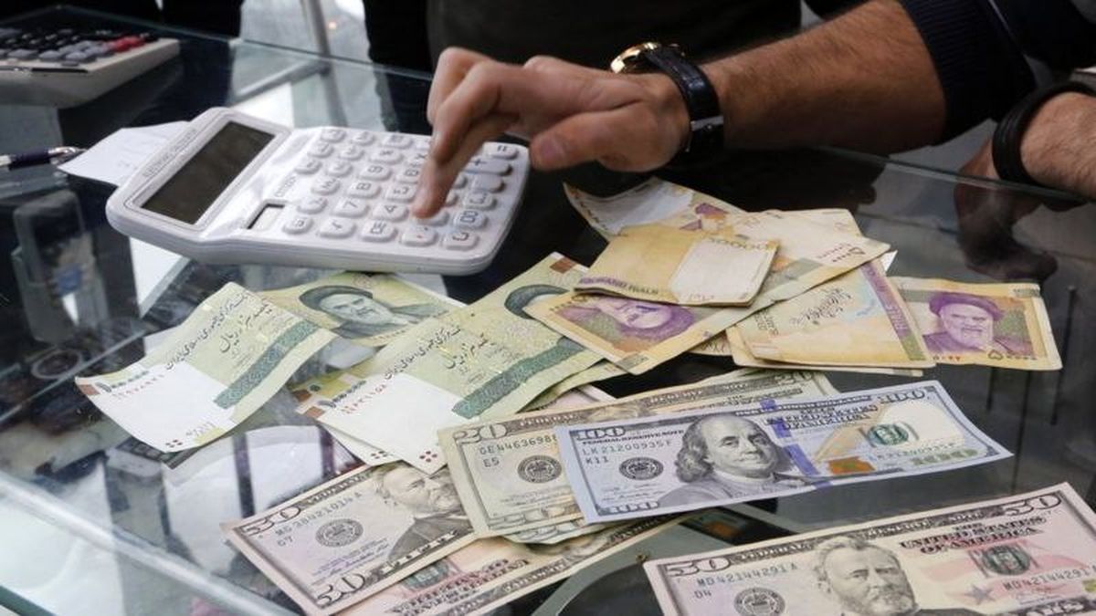 مروری بر بحران‌های ارزی ۳۰ سال اخیر ایران