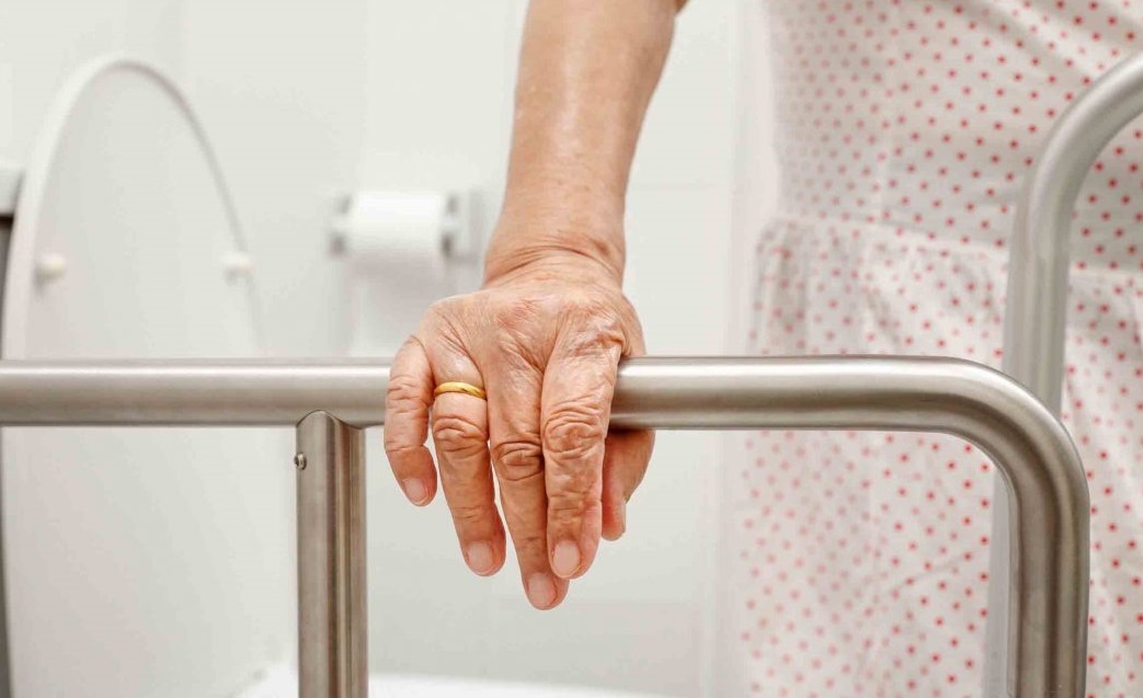 افزایش قیمت لوازم پزشکی مورد نیاز سالمندان
