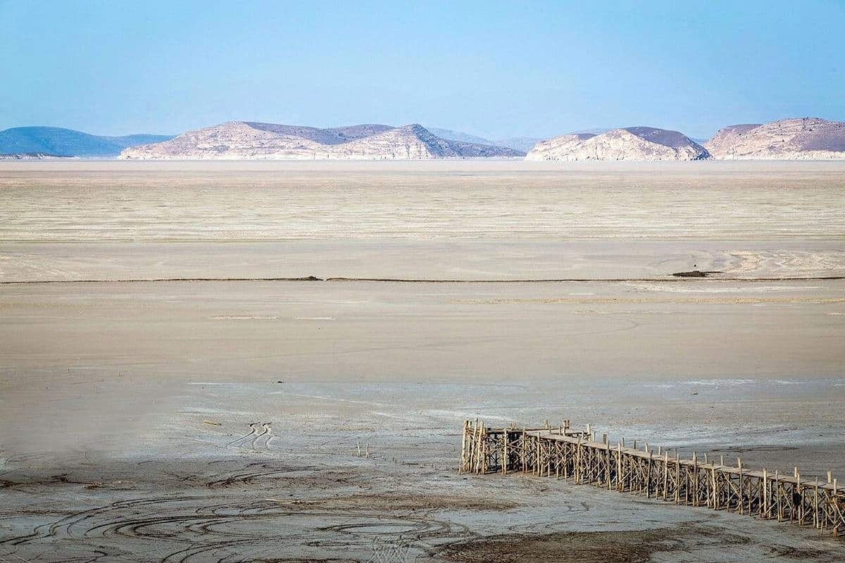 مالچ‌پاشی بر جای خالی دریاچه ارومیه