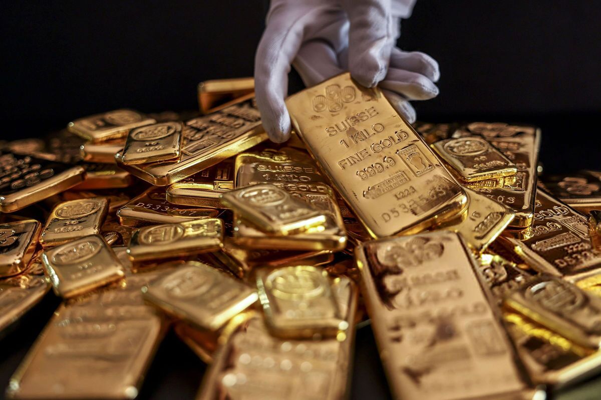 ادامه روند کاهشی انس جهانی طلا