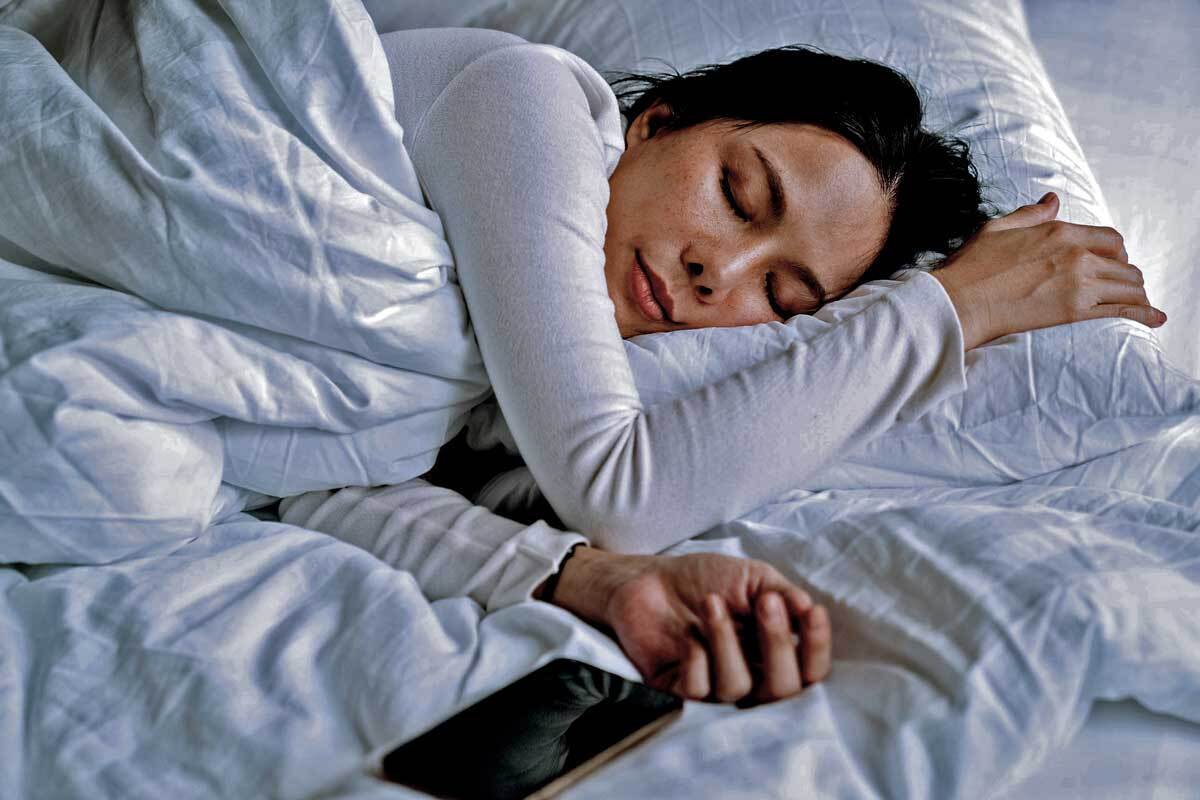 زنان به خواب بیشتری نیاز دارند یا مردان؟
