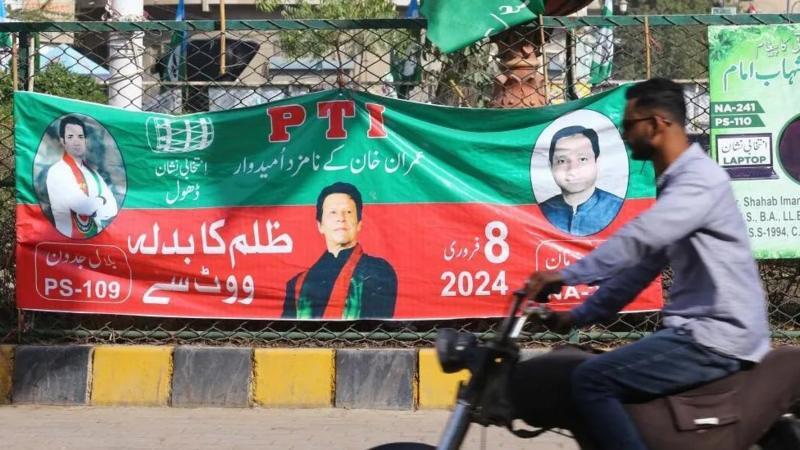 عمران خان چگونه می‌خواهد از زندان پیروز انتخابات پاکستان شود؟