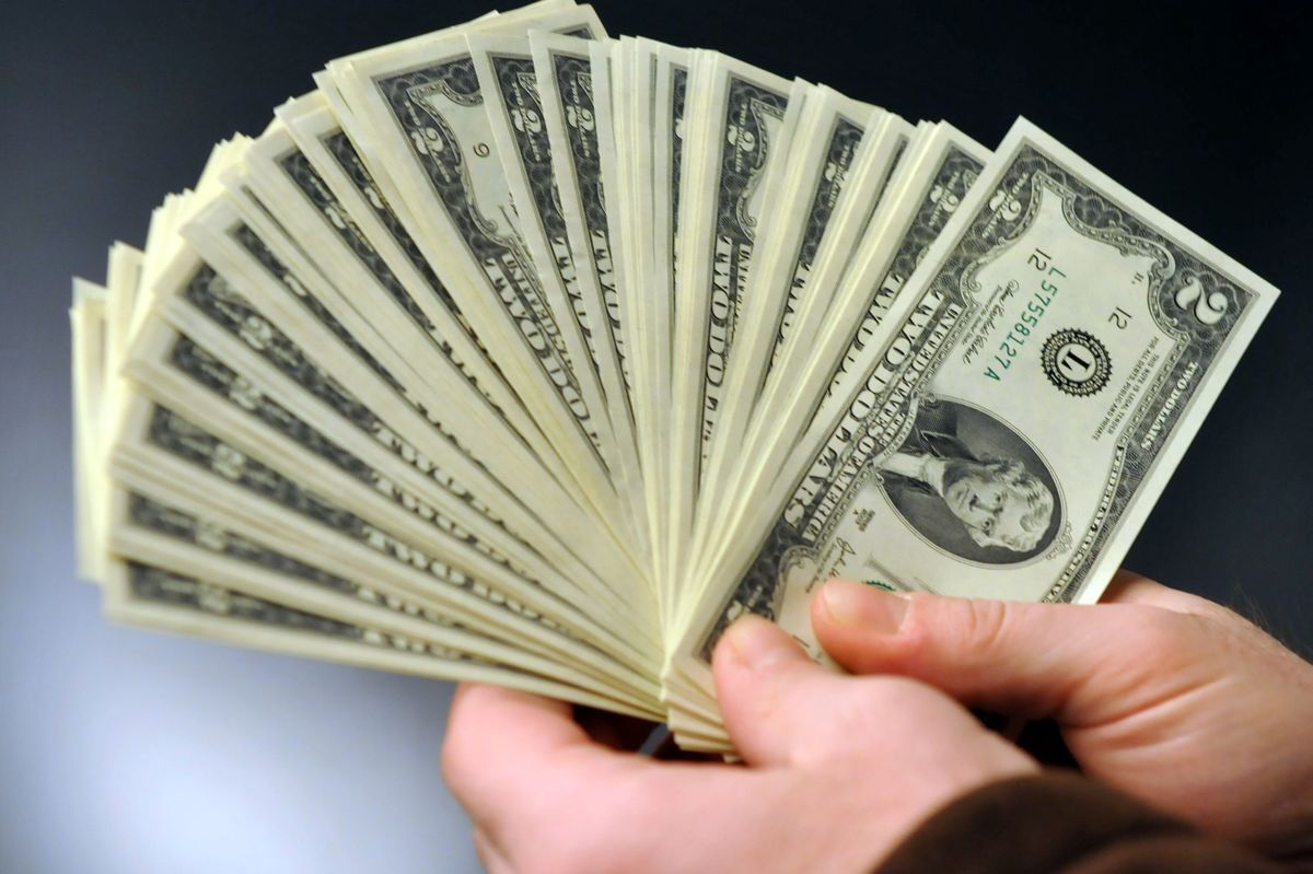 صعود کند دلار در نیمه کریدور ۵۰ هزار تومانی