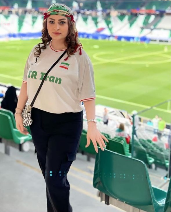 دختر جذاب ایرانی در ورزشگاه قطر