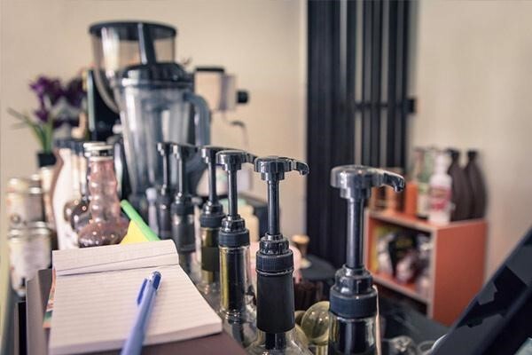 لیست تجهیزات کافی شاپ + معرفی لیست کامل اقلامی که نیاز دارید