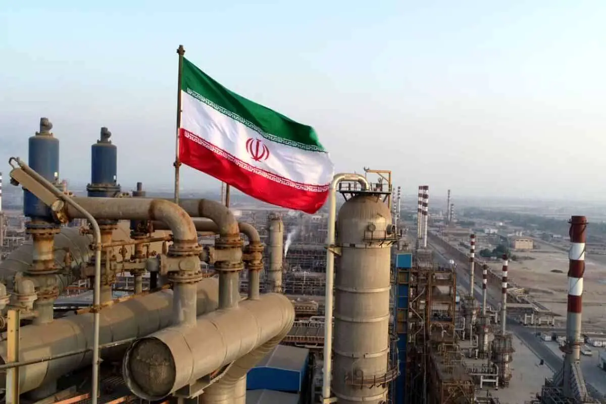 تولید روزانه ۴.۵ میلیون بشکه نفت و میعانات ایران