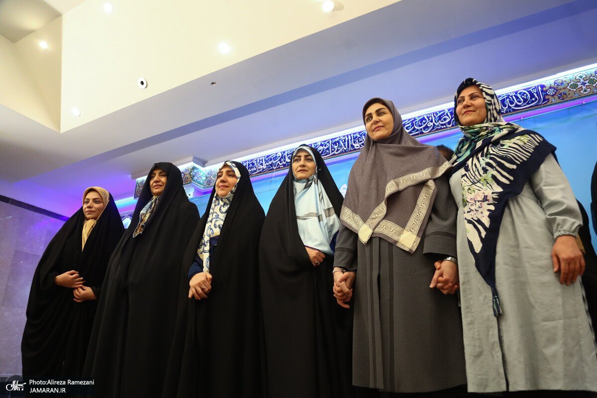 عکس/ حضور متفاوت زنان در لیست انتخاباتی علی مطهری